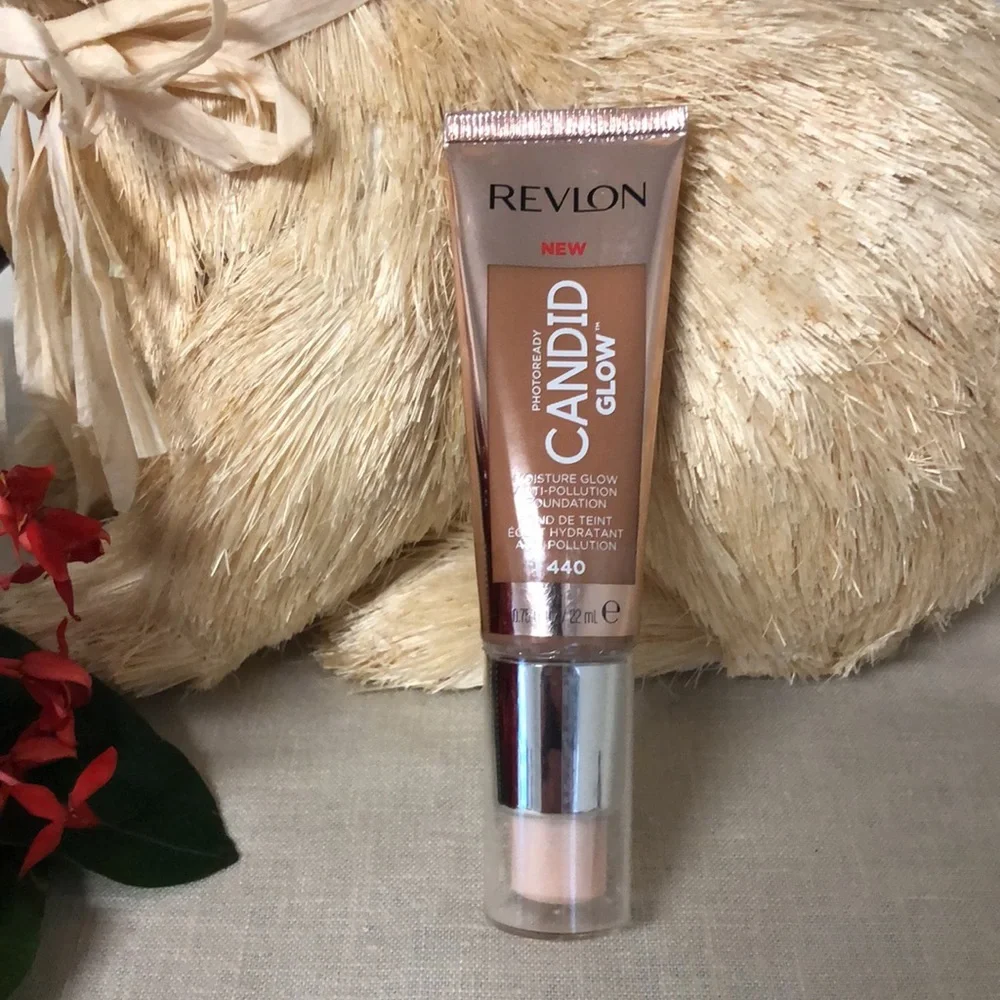Revlon Photoready Candid Glow 440 Caramel Foundation NEW!